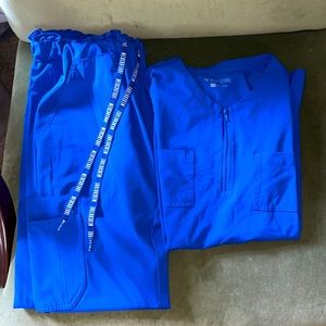 MEDCOUTRE scrubs- size XS